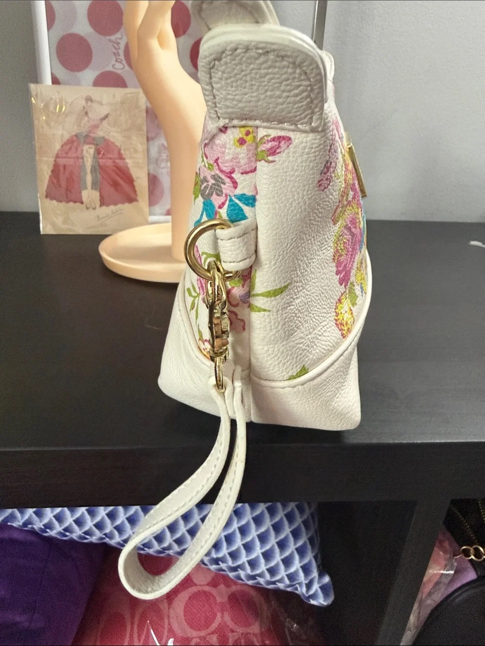 Betsey Johnson NWOT White Floral Wristlet/Cosmetic Bag